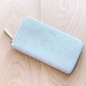 Aritzia Auxiliary HULST Zip Wallet in White